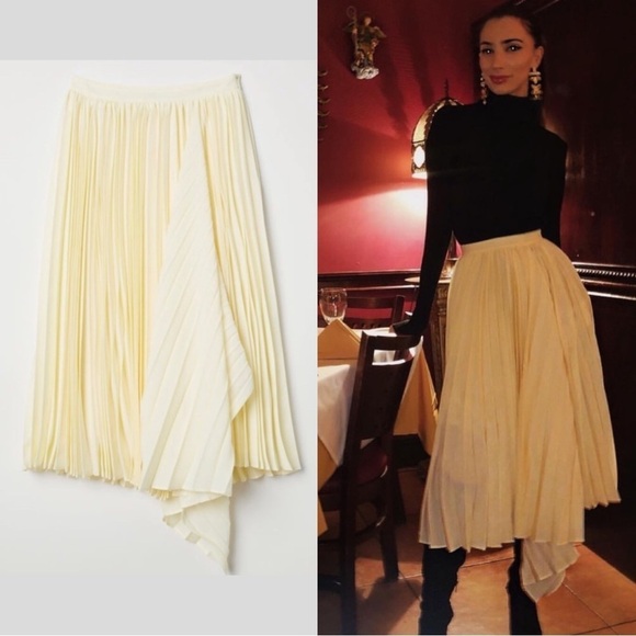H&M Dresses & Skirts - Asymmetrical Pleated Skirt​​​​